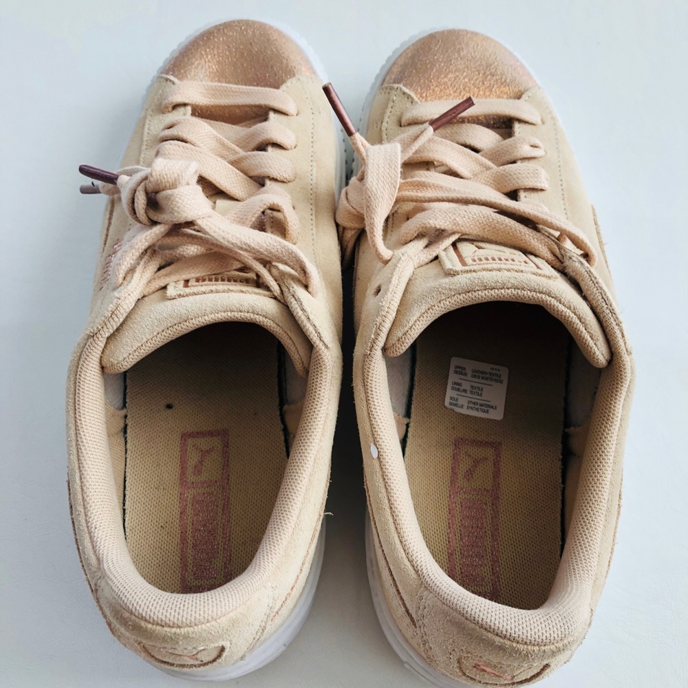 NWOT PUMA CREAM SUEDE SNEAKERS - Picture 6 of 7